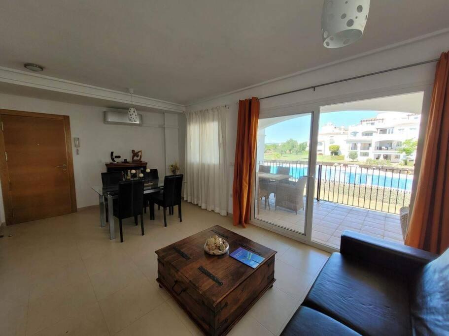Belle Vue Sur La Piscine Apartment Sucina Exterior photo